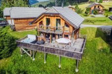 Chalet in St. Georgen am Kreischberg - Woody 5 - with a fantastic view and whirlpool