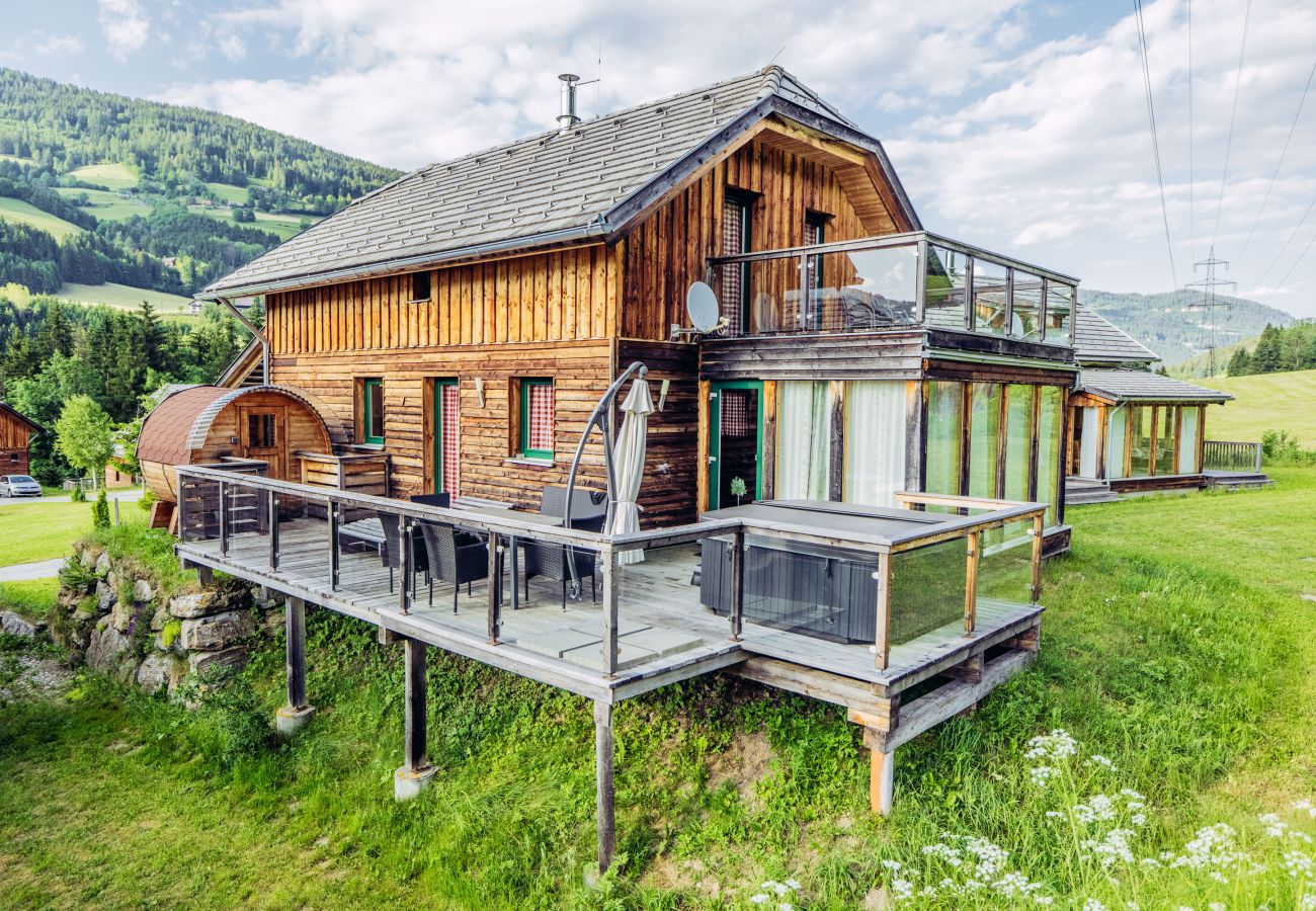 Chalet in St. Georgen am Kreischberg - Woody 13 - with unique barrel sauna & whirlpool